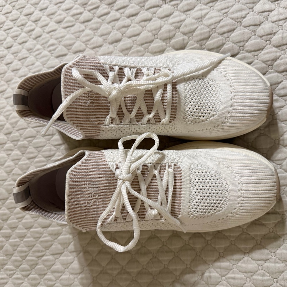 Sofft White and tan Knit Sneakers